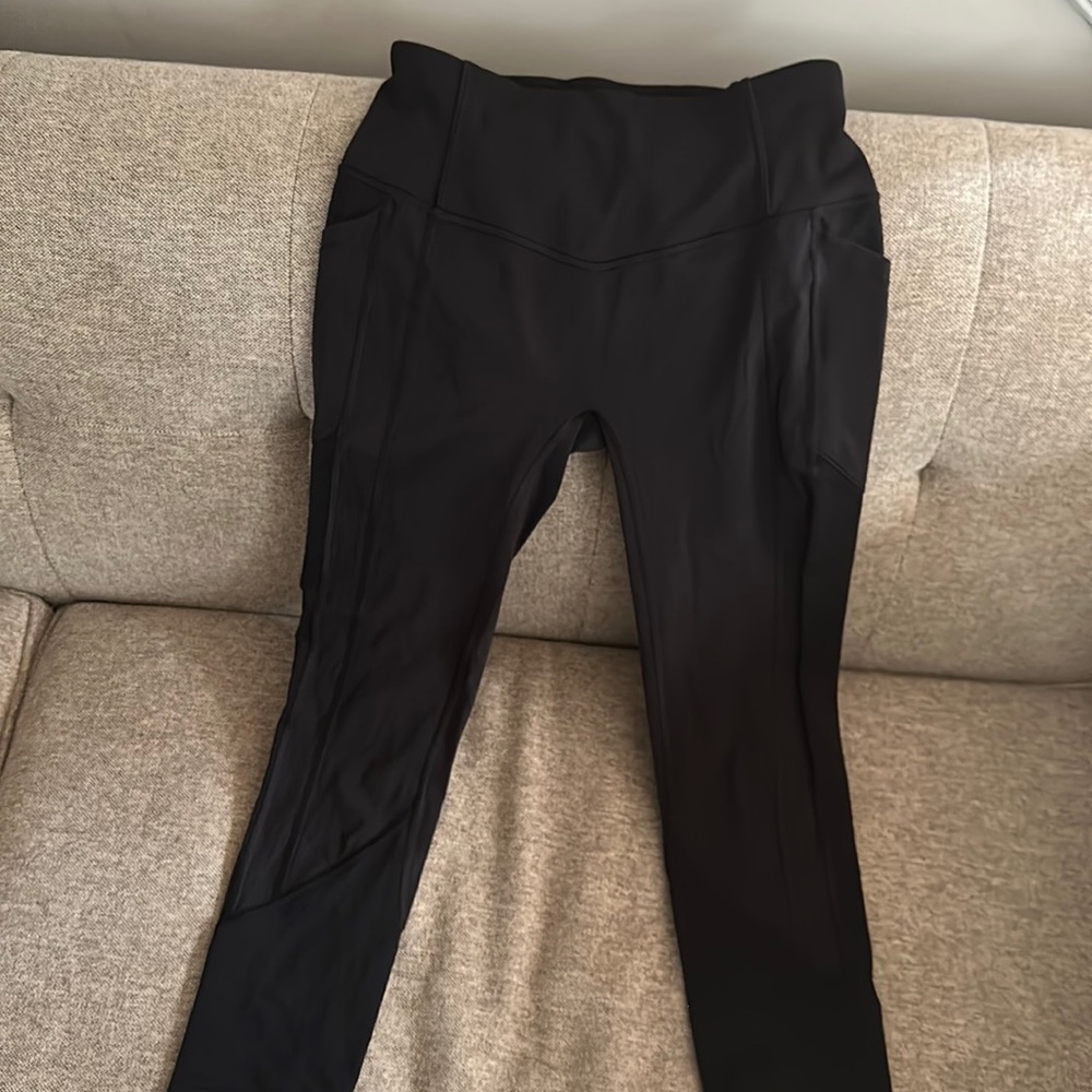 Lululemon leggings size 6